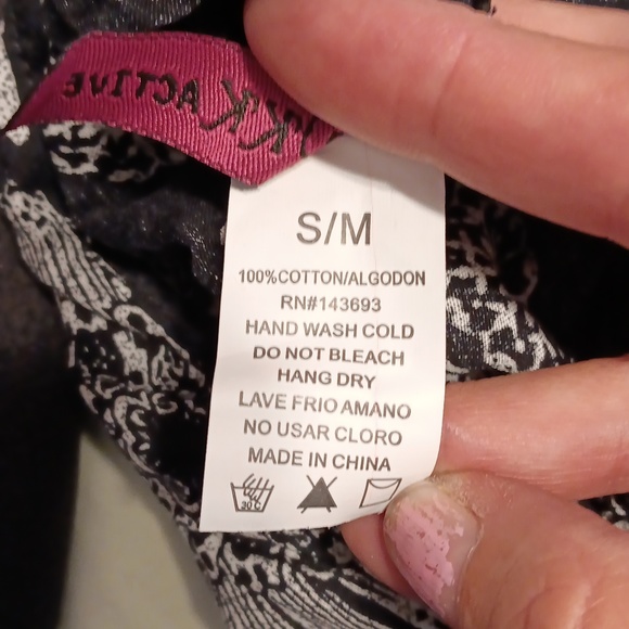 One piece Capri style pants New with feathers - Picture 7 of 8